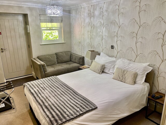 ザレストホテル