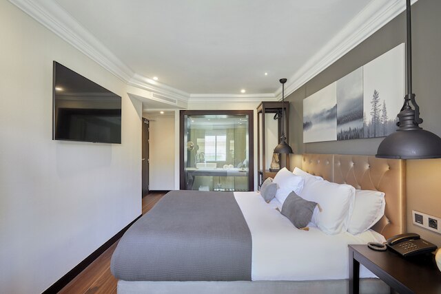 ホテルコルテスランブラ