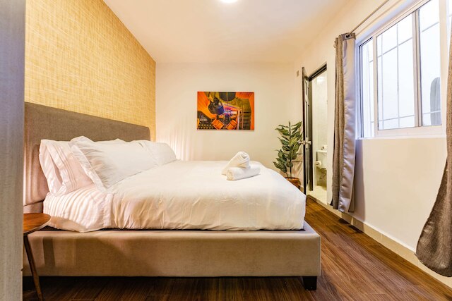 コンデサ ザモラ ロフツ バイ VH