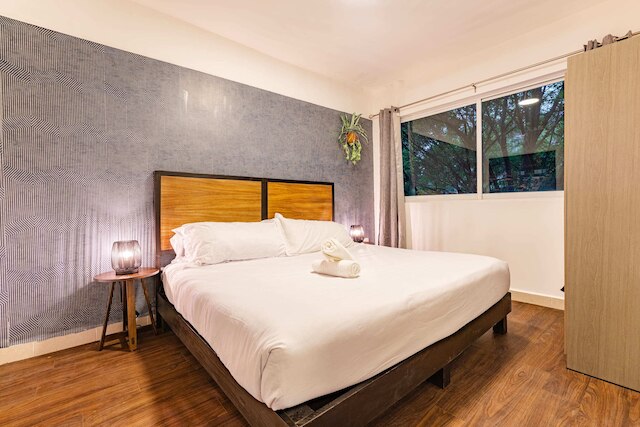 コンデサ ザモラ ロフツ バイ VH