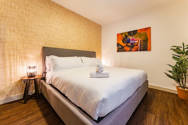 コンデサ ザモラ ロフツ バイ VH