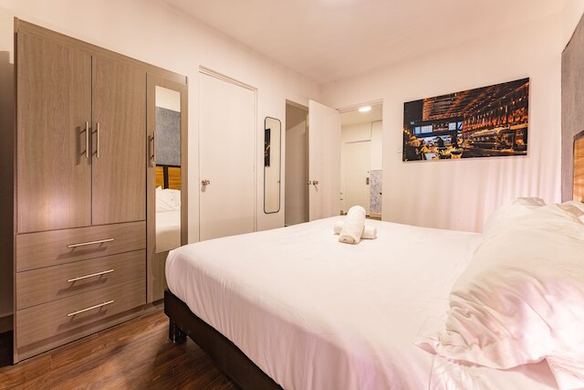 コンデサ ザモラ ロフツ バイ VH