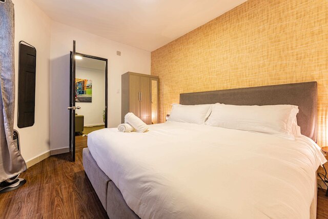 コンデサ ザモラ ロフツ バイ VH