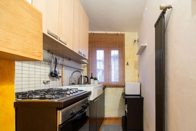 サンタ レパラータ フラット バイ メガ