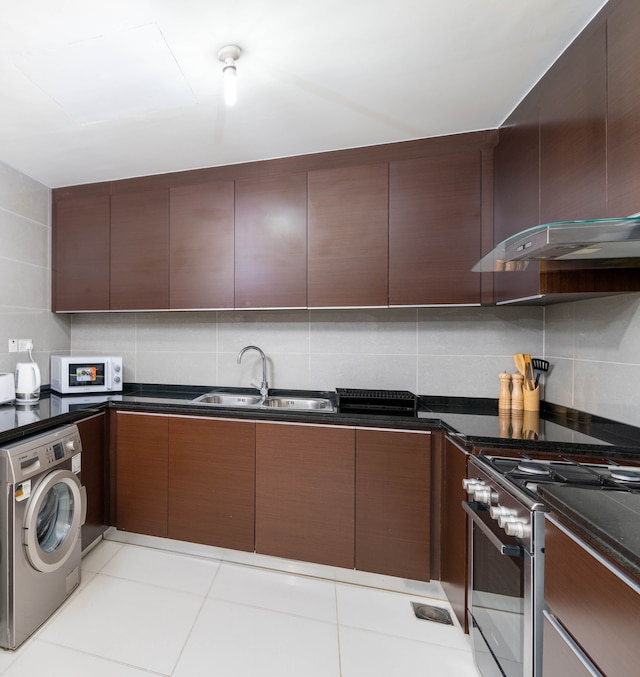 マリナブルーのスタイリッシュな1ベッドルーム