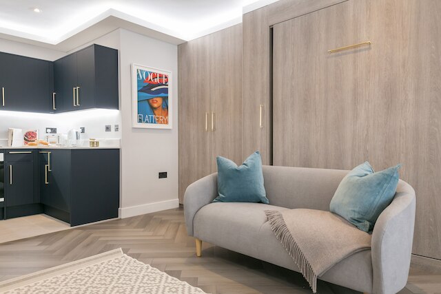 アーバンシック - ネヴァン