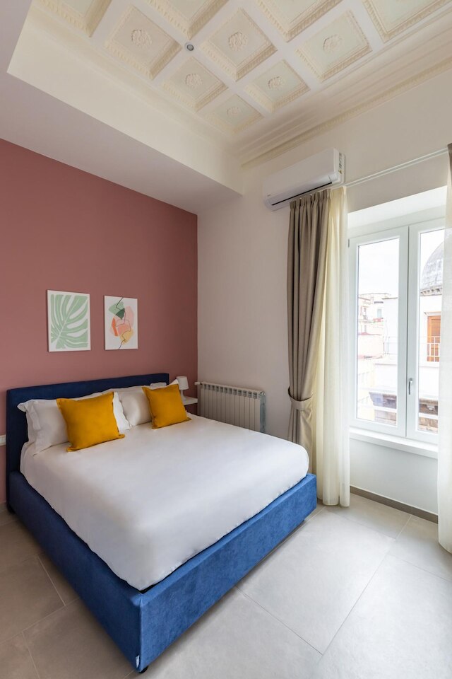 マリアズ ブライト フラット アット ザ カテドラル by ワンダフル イタリー