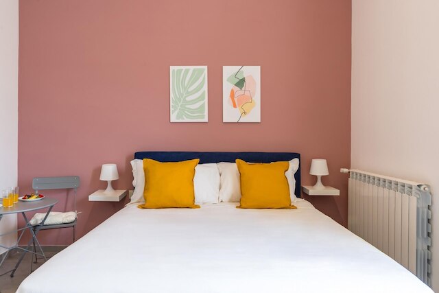 マリアズ ブライト フラット アット ザ カテドラル by ワンダフル イタリー