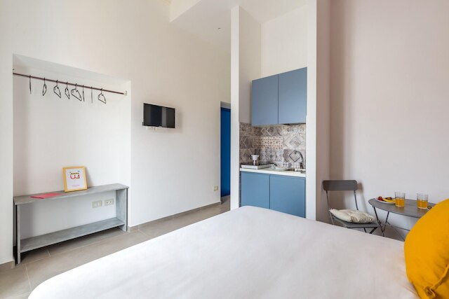 マリアズ ブライト フラット アット ザ カテドラル by ワンダフル イタリー