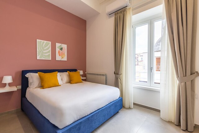 マリアズ ブライト フラット アット ザ カテドラル by ワンダフル イタリー