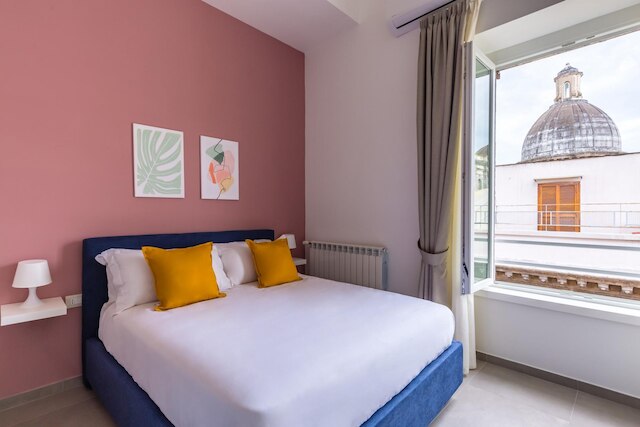 マリアズ ブライト フラット アット ザ カテドラル by ワンダフル イタリー