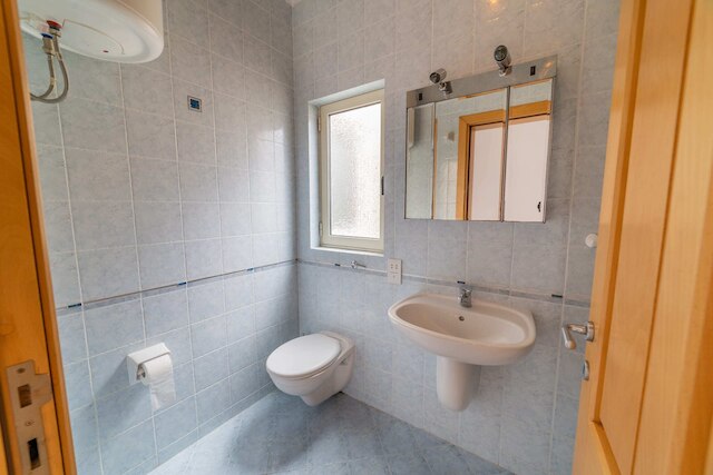 アメージング ビューズ オブ スピノラ ベイ イン ハート オブ セントジュリアンズ