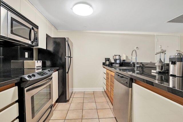 ニュー アメージング ラージ 3 ベッドルーム ダイレクト オーシャンフロント ペントハウス オン オーシャン ドライブ