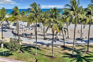 ニュー アメージング ラージ 3 ベッドルーム ダイレクト オーシャンフロント ペントハウス オン オーシャン ドライブ