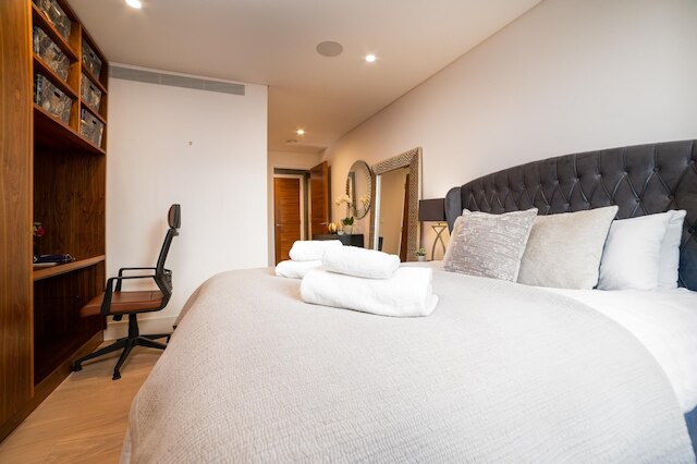 スタニング モダン  アパートメント クロース トゥ ハイド パーク バイ アンダーテドーアマット