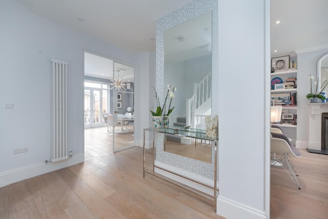 スタニング マイダ ベール  アパートメント ニア リージェント S カナル バイ アンダーテドーアマット