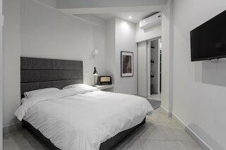 エンタイア ビルディング イン ザ ハート オブ アテネ スリープス 15 ウィズ プライベート ルーフトップ テラス