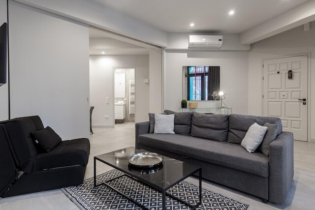 ルーカ ニカ 8 - オール イン アテネ