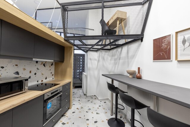 オン エア トップ デザインド ジェム