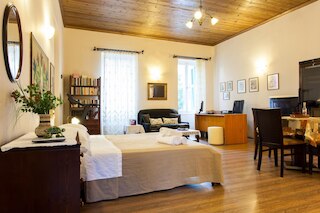 プシリ ネオクラシカル ハウス ウィズ ヤード - フリー パーキング