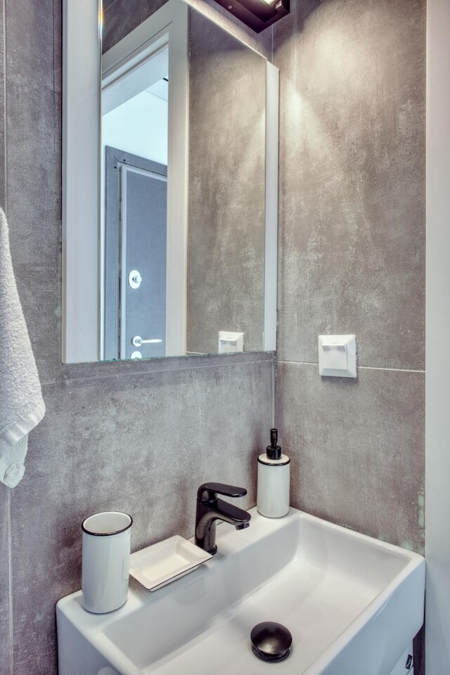 コージー デッキ ルーフ アパートメント アット ザ フットヒルズ オブ アクロポリス