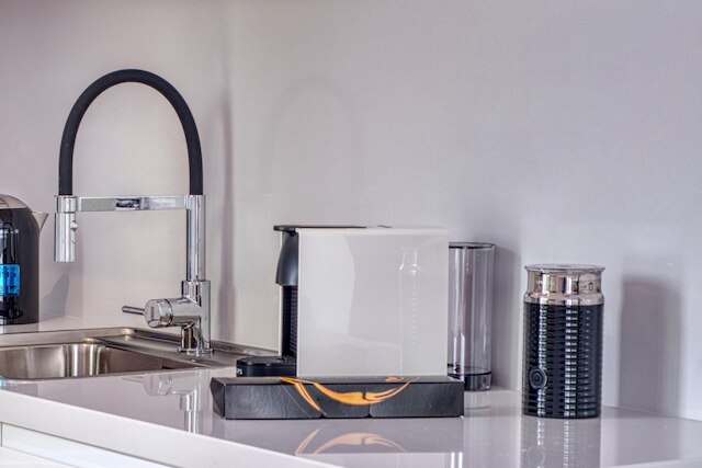 コージー デッキ ルーフ アパートメント アット ザ フットヒルズ オブ アクロポリス