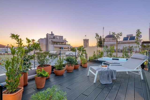 パラダイス スイート ウィズ ジャグジー アクロポリス ビュー