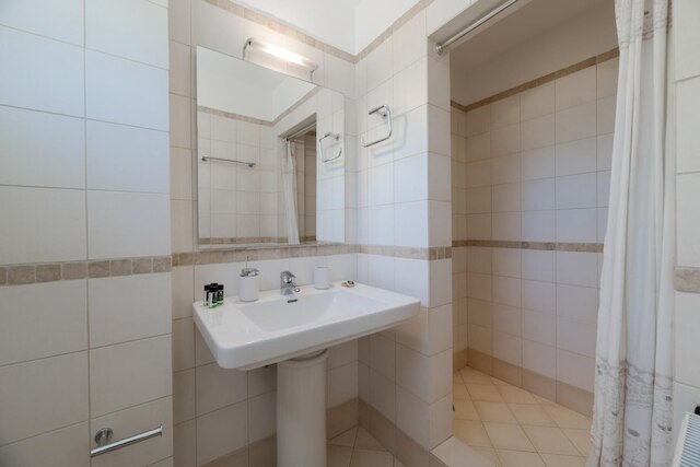 ダウンタウン コクーン ウィズ ルーフ デッキ