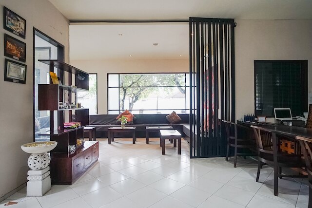 クイーン ローズ  ヴィラ & スパ