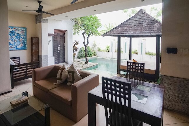 クイーン ローズ  ヴィラ & スパ