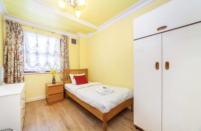 レマーカブル 3 ベッド  アパートメント イン ロンドン