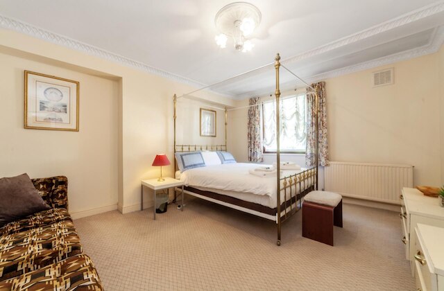 レマーカブル 3 ベッド  アパートメント イン ロンドン