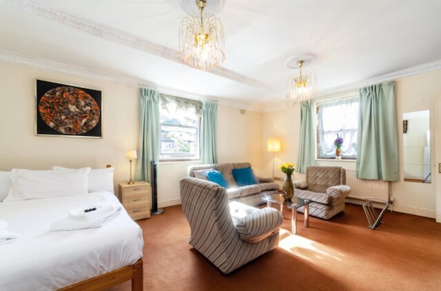 レマーカブル 3 ベッド  アパートメント イン ロンドン