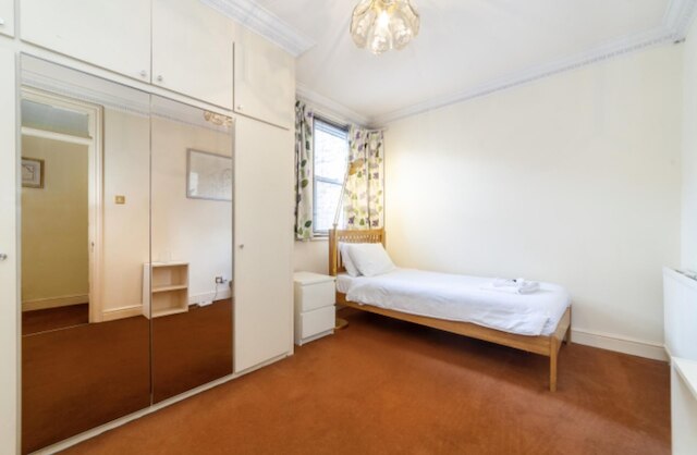 レマーカブル 3 ベッド  アパートメント イン ロンドン