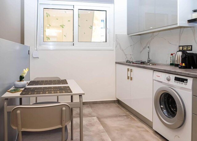 LK アパートメンツ B - アテネ シティ