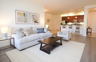 ニュー！ ビスタ ケイ ラグジュアリー ミラージュ 2 ベッドルームコンド バイ レッドオーニング