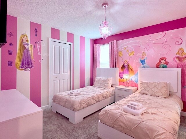 8 ベッド ストーリー レイク リゾート - ヒュージ ベッドルーム フォー キッズ 8 ホーム バイ レッドオーニング