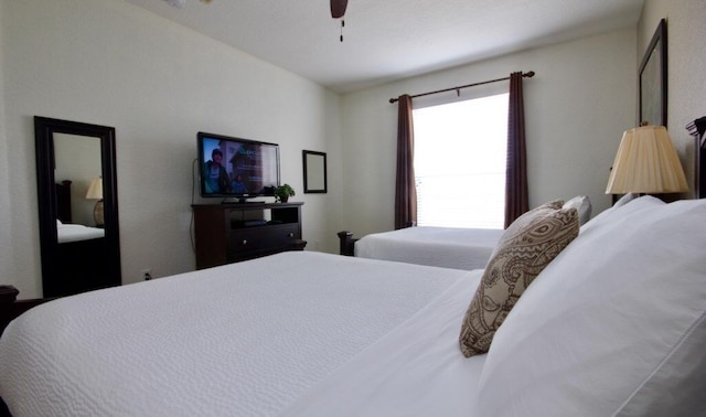 レイク ビュー デライト 3 ベッドルーム コンド バイ レッドオーニング