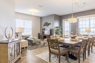 レイクビュー ペントハウス エレガンス 3 ベッドルーム コンド バイ RedAwning