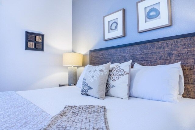 レイクビュー ペントハウス エレガンス 3 ベッドルーム コンド バイ RedAwning