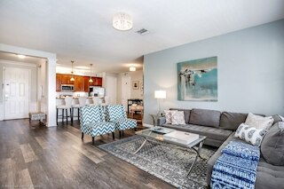 レイクビュー ニルヴァーナ 3 ベッドルーム コンド バイ RedAwning