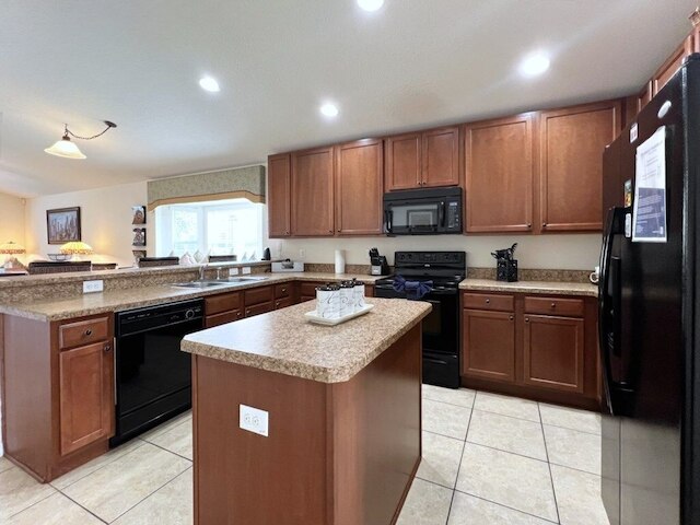 コージー 4 ベッド 3 バス プール ホーム ウィズ ゲームルーム-4450np 4 ベッドルーム ホーム バイ RedAwning