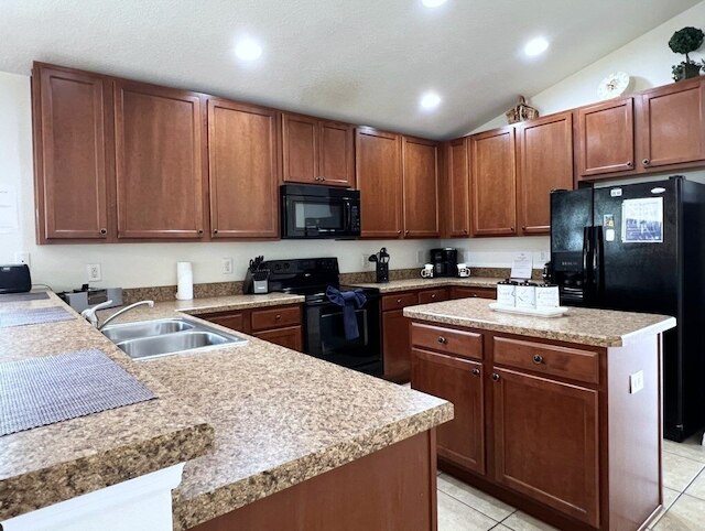 コージー 4 ベッド 3 バス プール ホーム ウィズ ゲームルーム-4450np 4 ベッドルーム ホーム バイ RedAwning