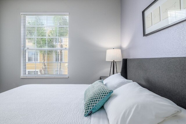 ビスタ ケイ レイクビュー エリシウム 3 ベッドルーム コンド バイ レッドオーニング