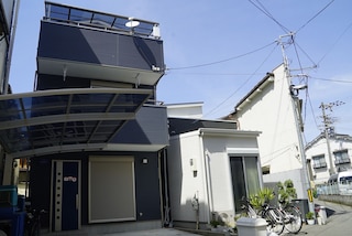 チャリズハウス