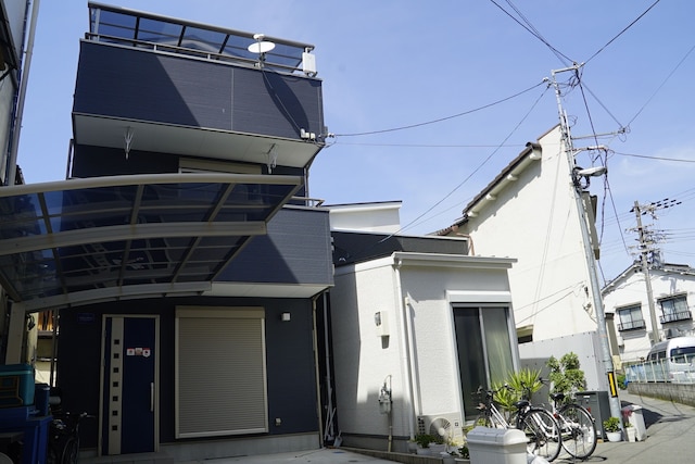 チャリズハウス