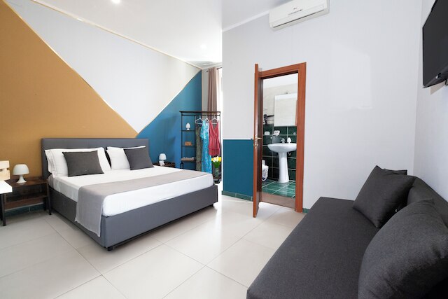 ロイヤルルームスステーションナポリ