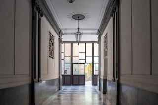 カテドラル近くのマリアの明るいフラット