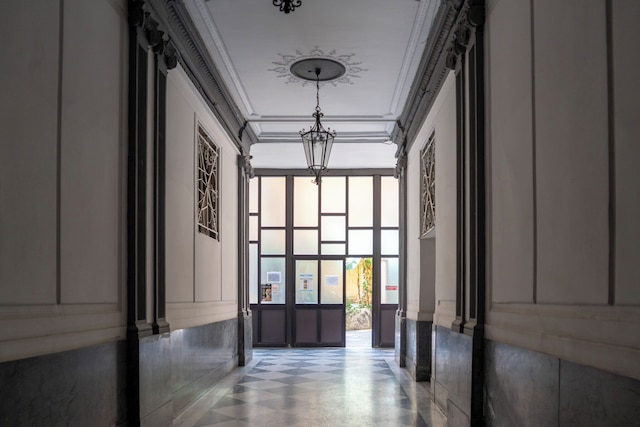 カテドラル近くのマリアの明るいフラット