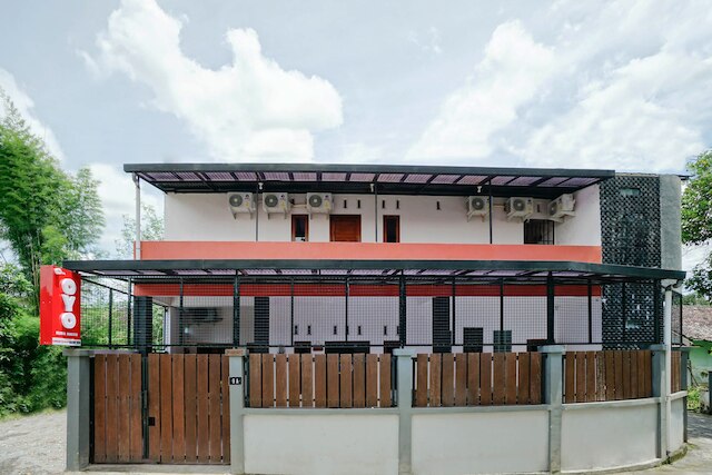 OYO  3006 ファリシャ ホームステイ シャリア